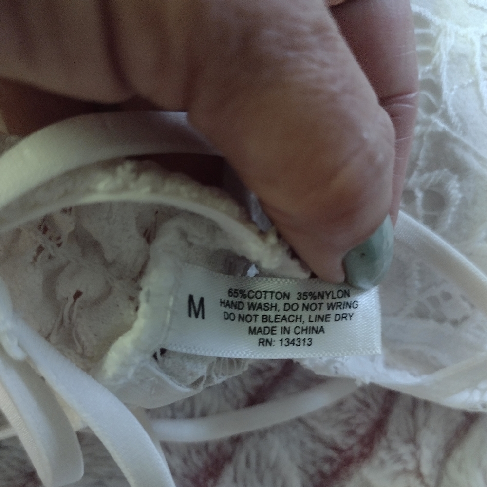 Three Bird Nest White Lace Bralette with Scalloped Trim - Picture 12 of 13